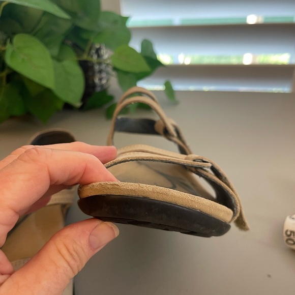 Abeo Crescent Stone Tan Leather Walking Sandal, Size 8 - Picture 7 of 11